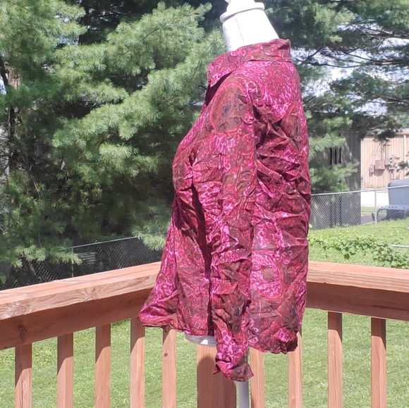 Coldwater Creek pink red black button up blouse M - Picture 5 of 9